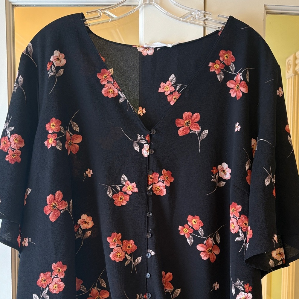 2X Lush Floral V neck black coral Button-Up Blouse Top